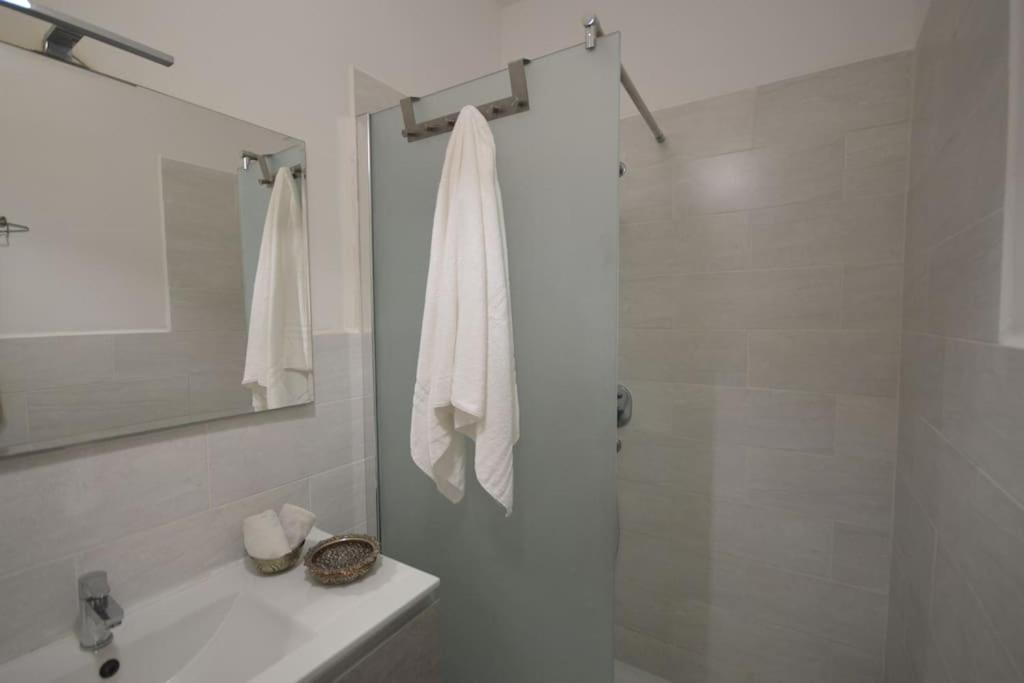Apartment In Luxuryproperty Privatepool Garden Bbq Airc X8 Castelnuovo Di Porto ภายนอก รูปภาพ